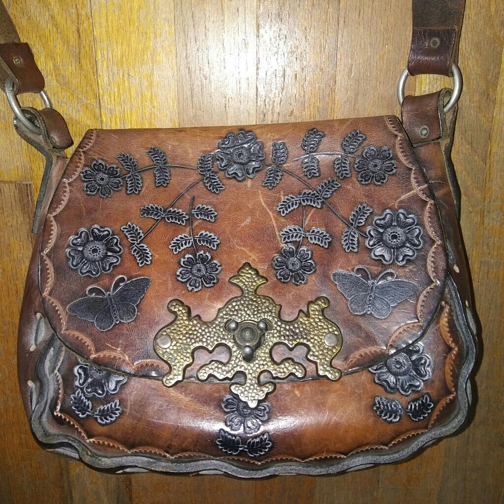 Hand tooled vintage leather hippy boho bag