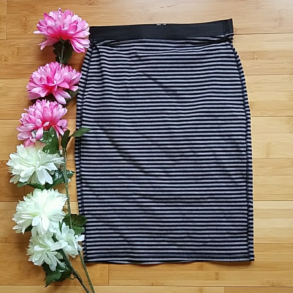 Old Navy pencil skirt NWOT