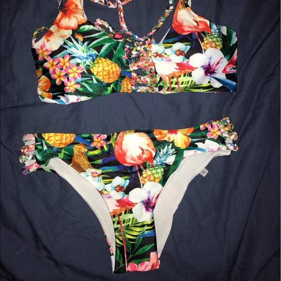 Bathing suit bottoms - Picture 3 of 3