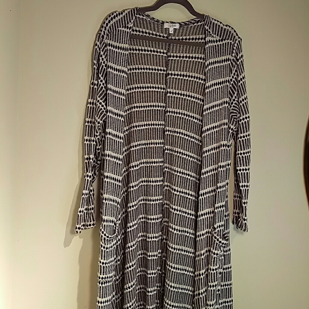NWOT Lularoe Medium Sarah Long Cardigan Sweater