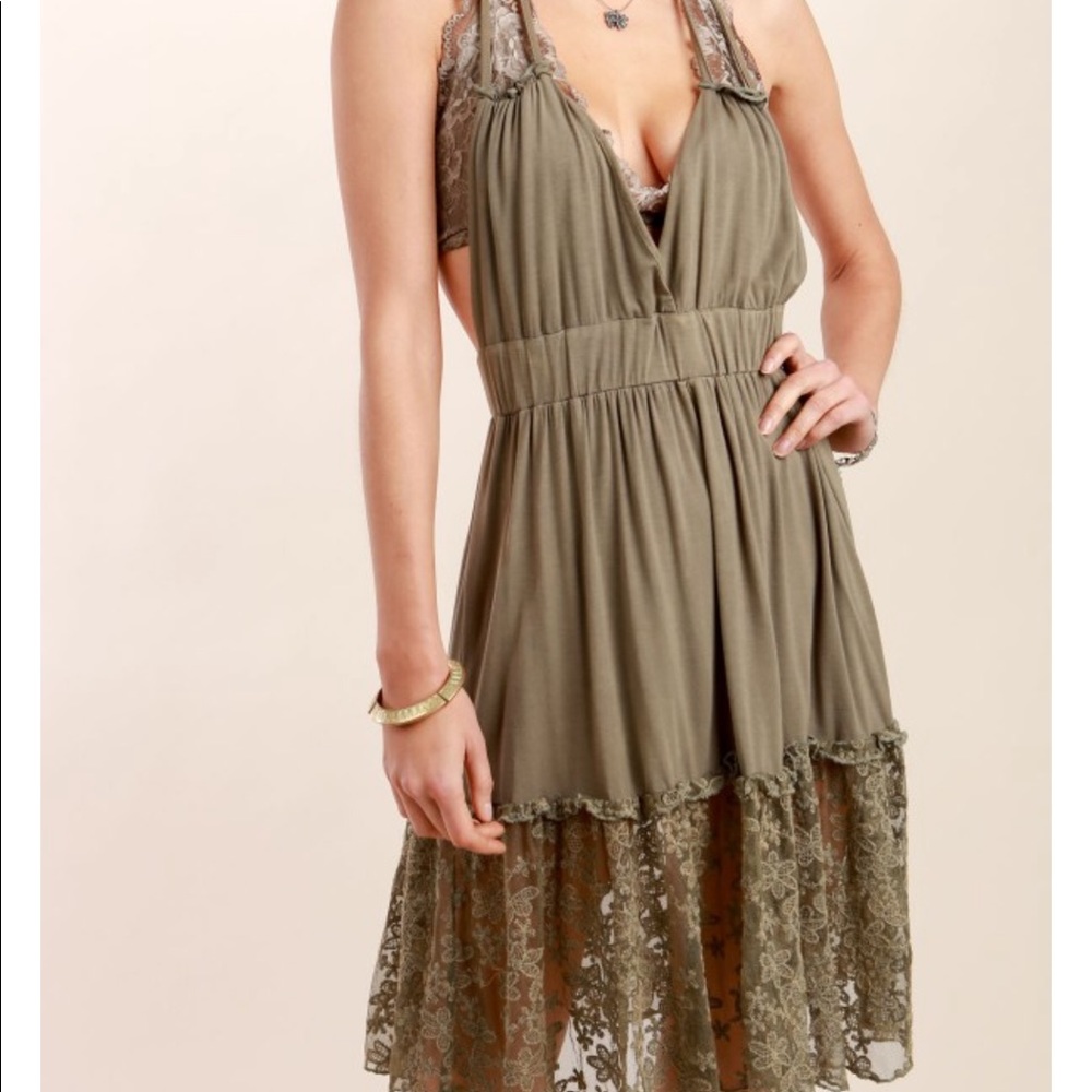 Pol Lace dress - Picture 1 of 7