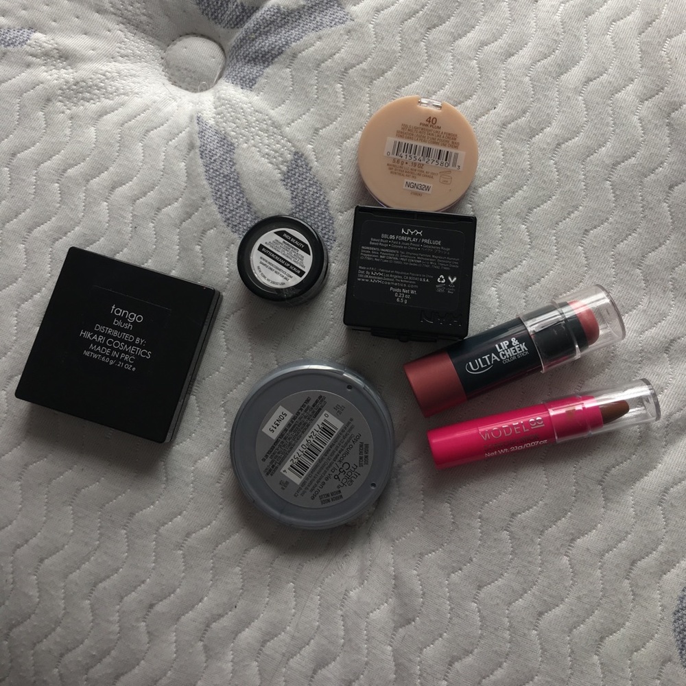 makeup bundle - Picture 2 of 2