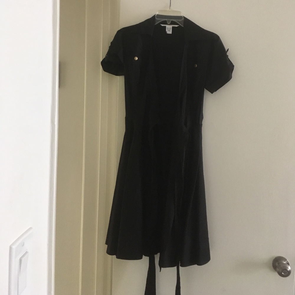 Diane von Furstenberg black wrap dress size 2