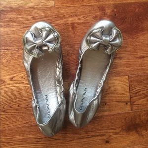 Silver Gianni Bini Flats