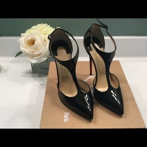 Christian Louboutin J String 120