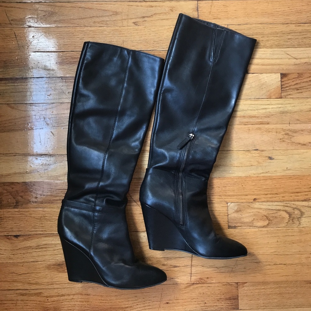 New Pour La Victoire Wedge Black Leather Knee Boot