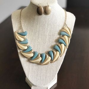 Retro Shell Necklace Set in Blue and Cream 🐚