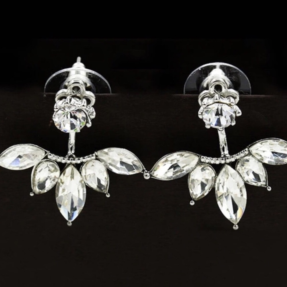 Edgy & Gold color Stud Earrings Two pieces GIFT - Picture 3 of 3