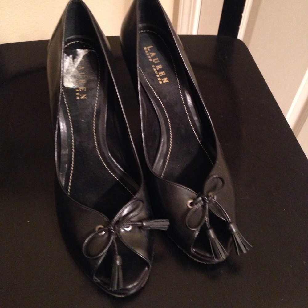 Black peep toe shoes