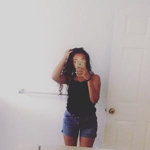 Meet your Posher, Gabriela