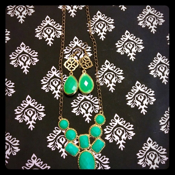 Beautiful statement set  Claire's teal 🛑Sold 🛑 - Picture 2 of 2