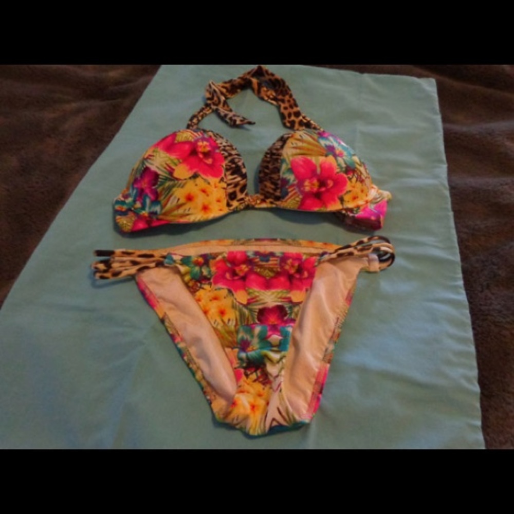 Sassy & Sexy Tropical Victoria Secret Bikini!