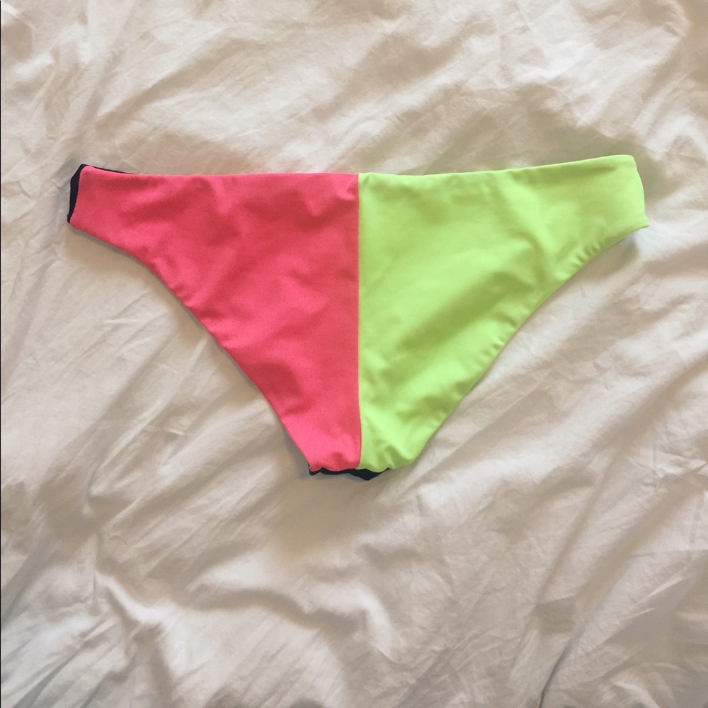 PINK cheeky swim suit bottoms; colorblocked !!