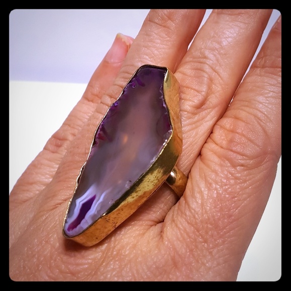 Anthropologie Jewelry - Balinese polished fuschia purple agate gold ring