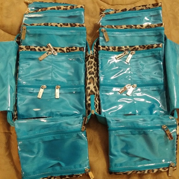PurseN Tiara Handbags - NWT*PurseN Tiara* Jet Setter Travel Jewelry Bag XL