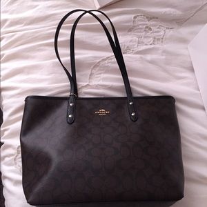 Coach Sig City Zip Tote Mahog/Black Style F36876