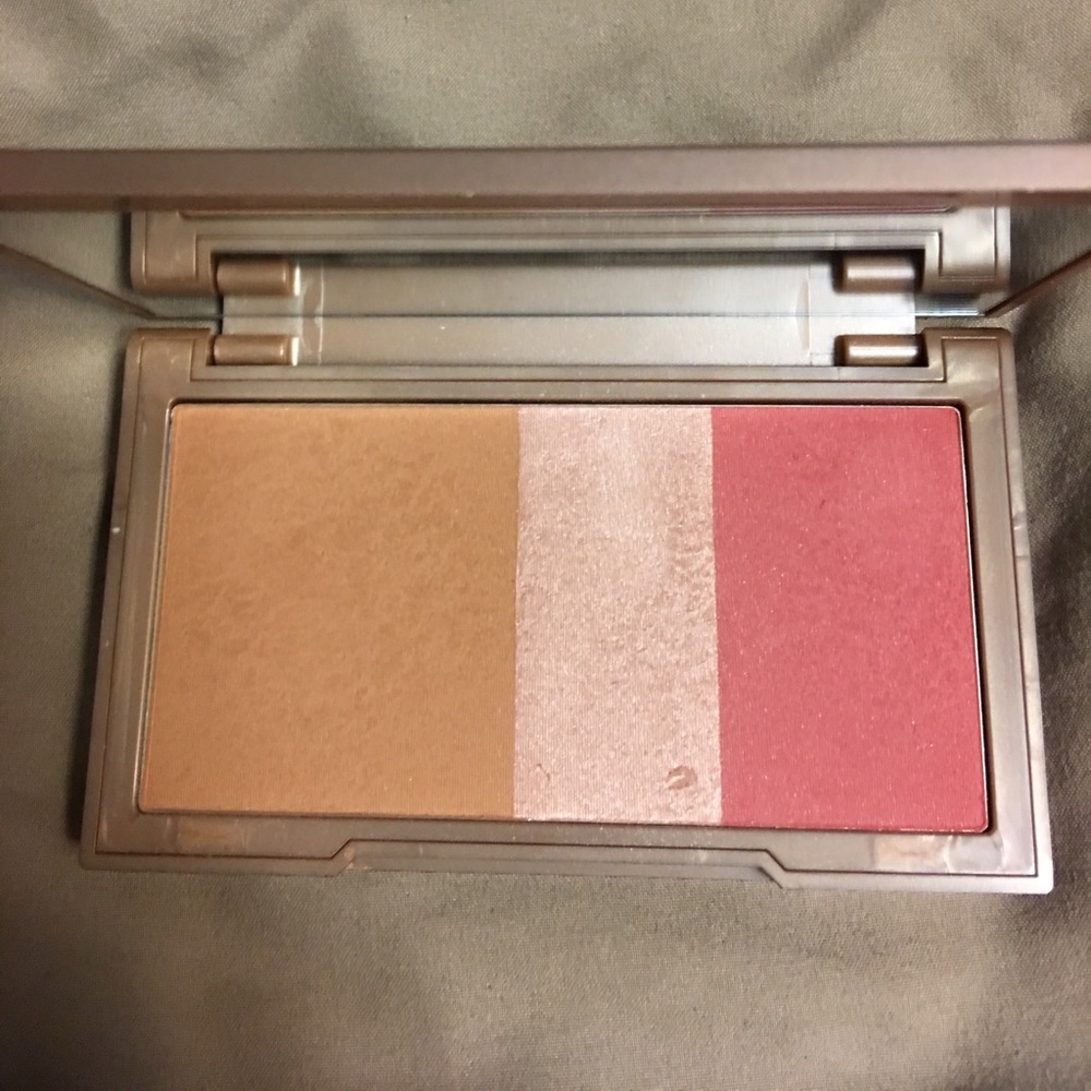 Urban Decay Naked Flushed Palette