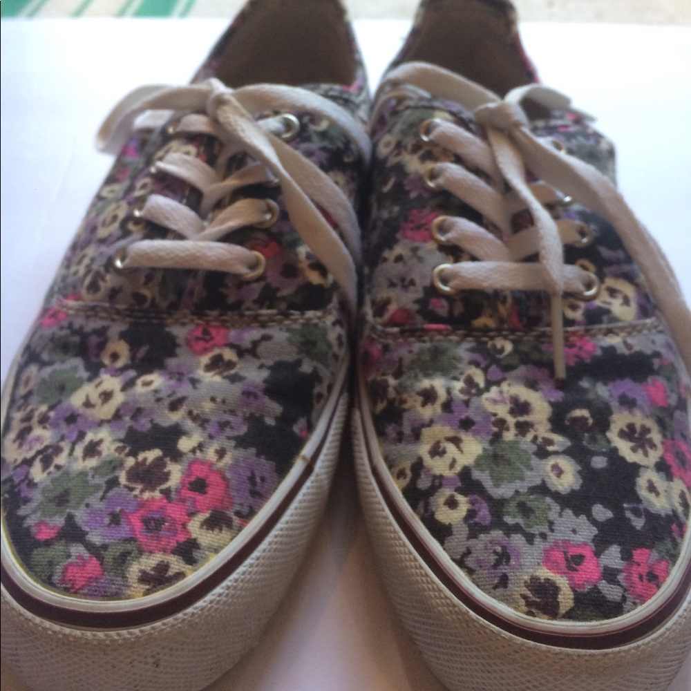 Floral American Eagle outfitters van style sneaker