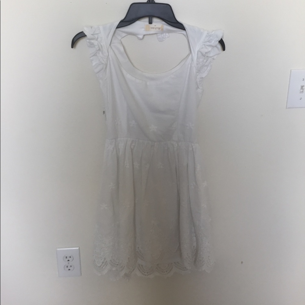 Gorgeous dress.