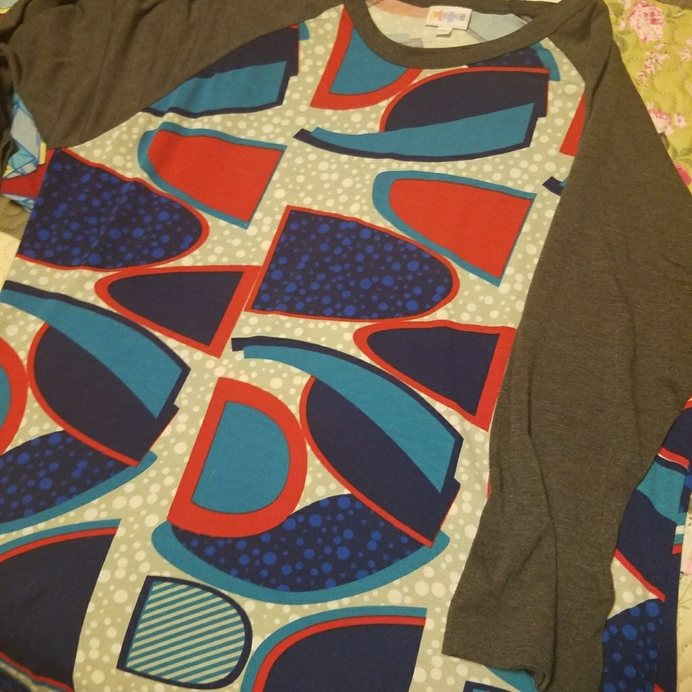 Lularoe randy tee