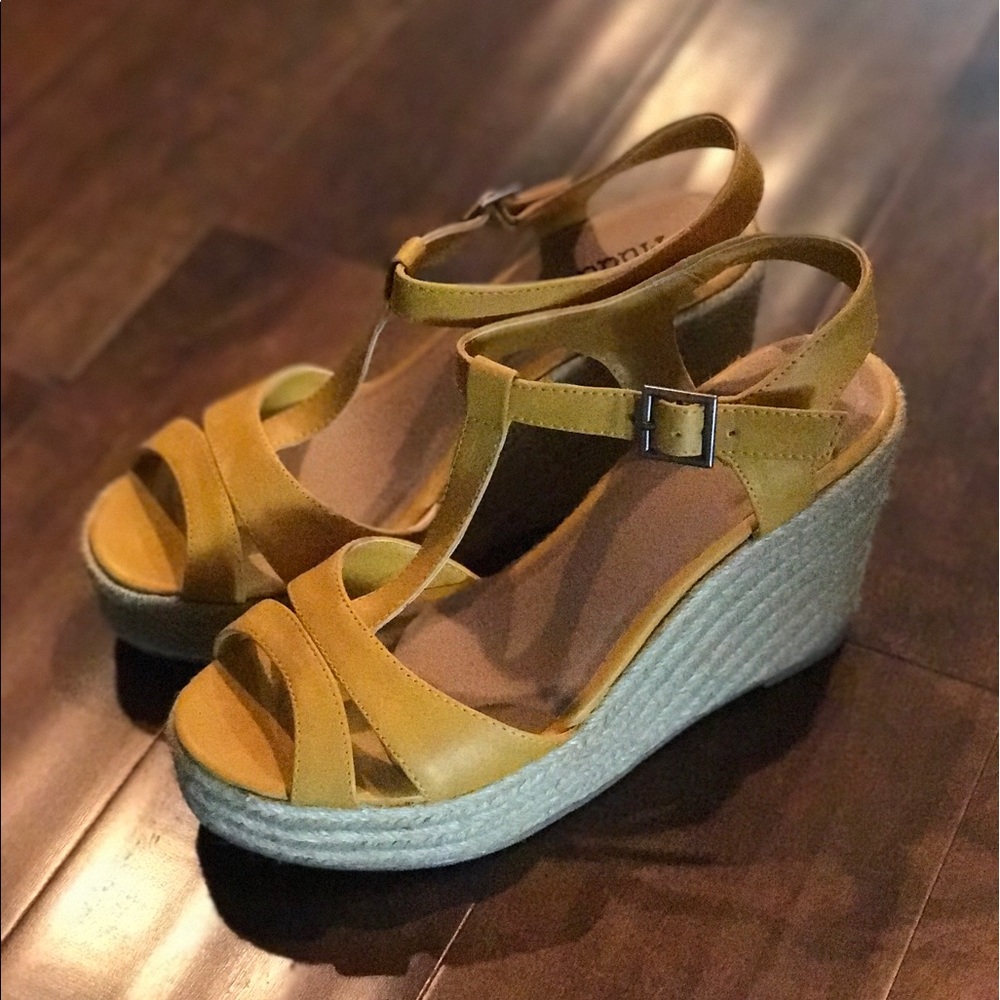 MUDD Summer wedge