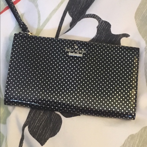 New Kate Spade Wristlet Clutch Purse Polk a Dot
