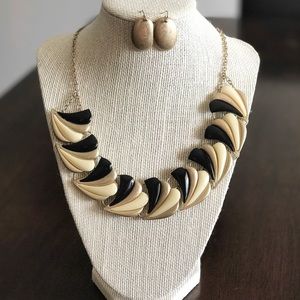 Retro Shell Necklace Set in Black and Cream 🐚