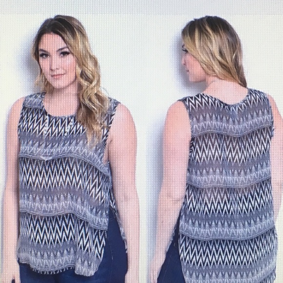 🤗CLEARANCE🤗 Plus Size Tribal Top NWT - Picture 3 of 3