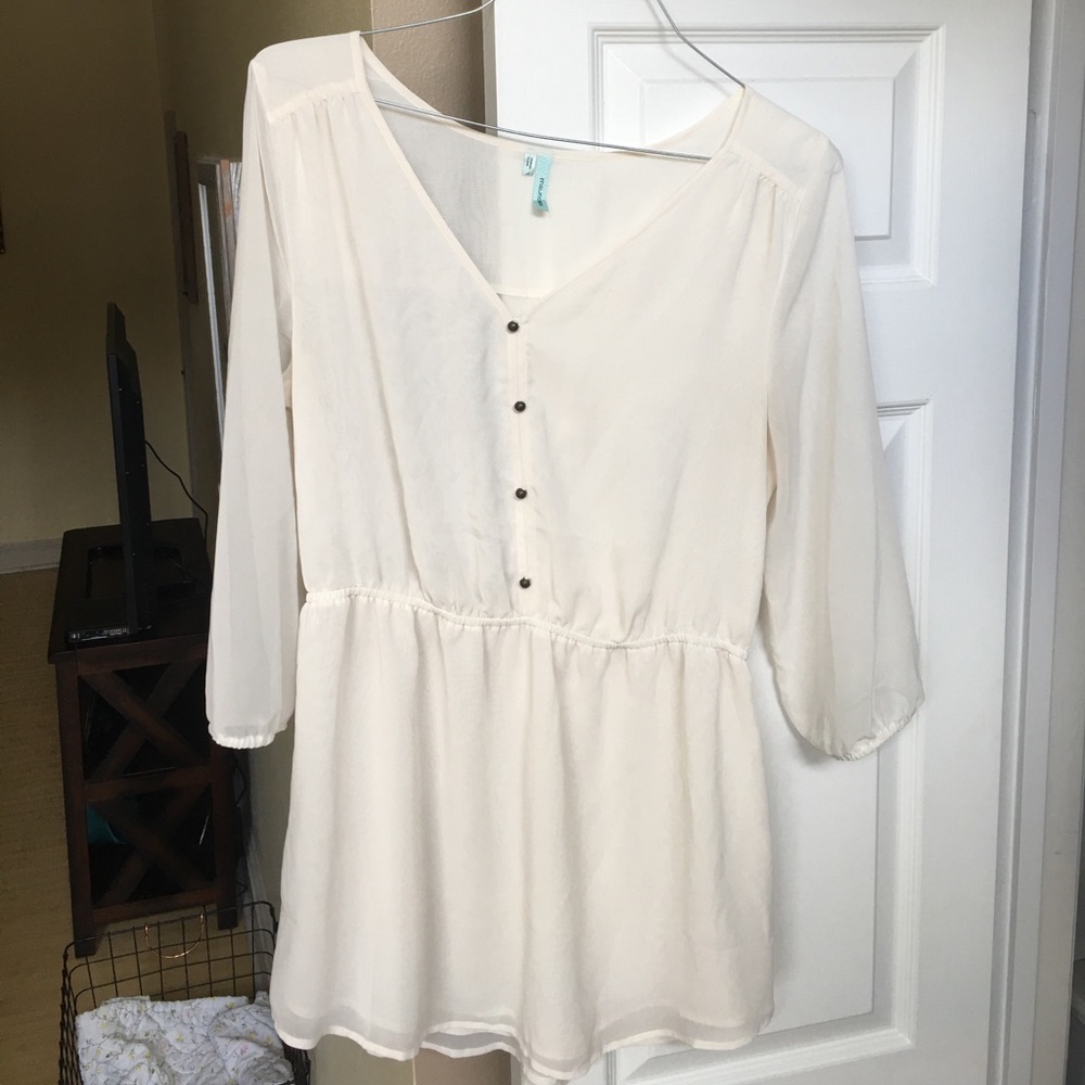 Sheer 3/4 sleeve blouse