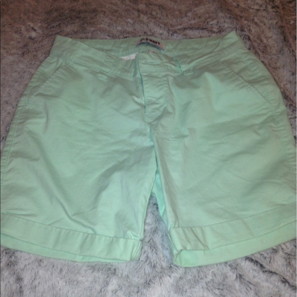 Old Navy: Mint Mid-Rise Shorts