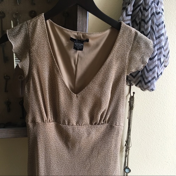 Spring dress - Picture 3 of 4