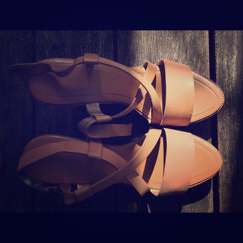 Banana Republic nude high heel wedges almost new!