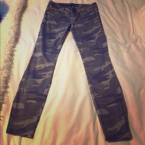 Express camo jeans