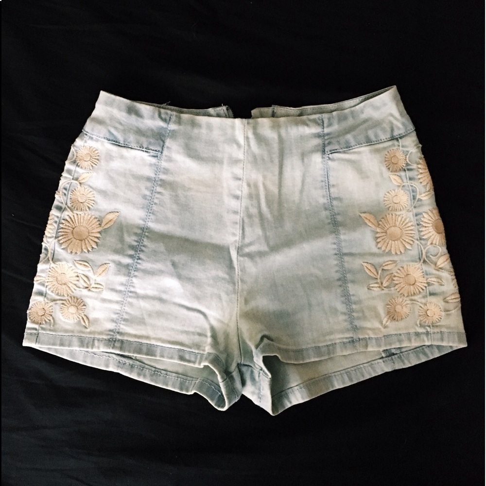 Bullhead High Waisted Shorts