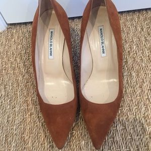 Manolo Blahnik brown kitten heels