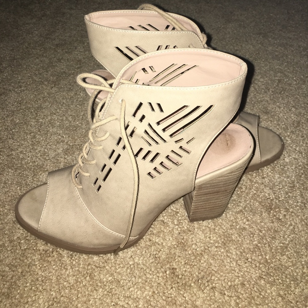 Tie up open toe wedges