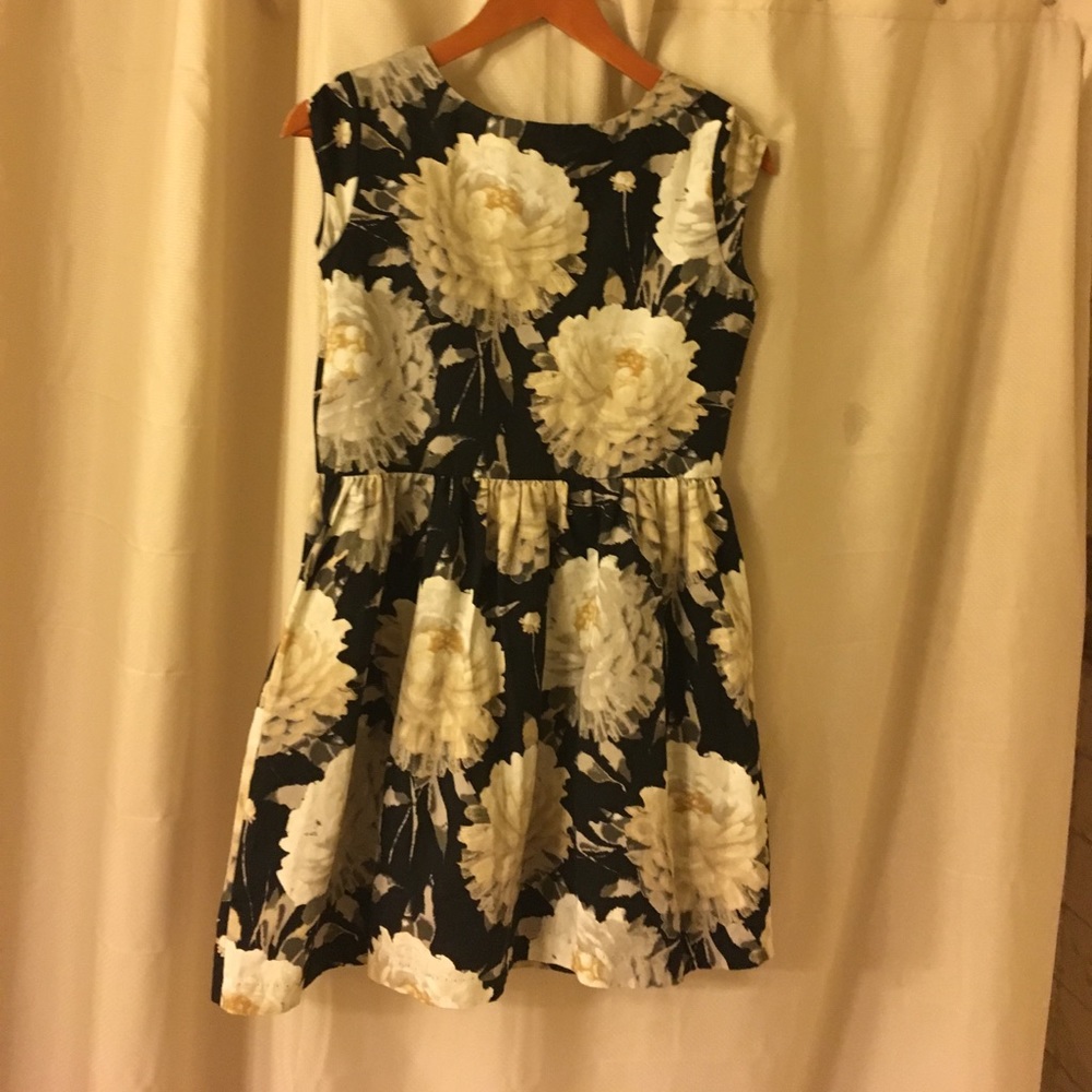 Gap flower dress - Picture 2 of 4