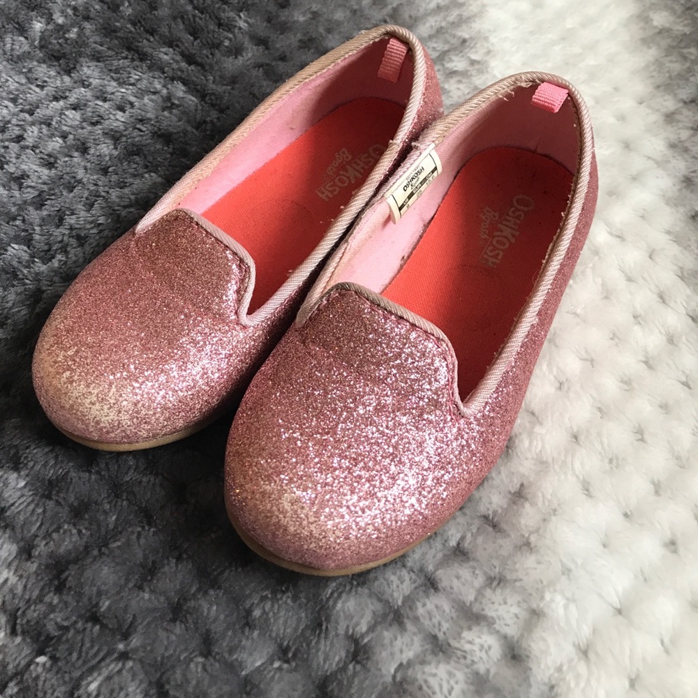 Pink OshKosh glitter size 9 girls slip one.