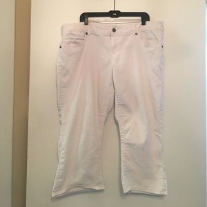 Maurice's white jean capris