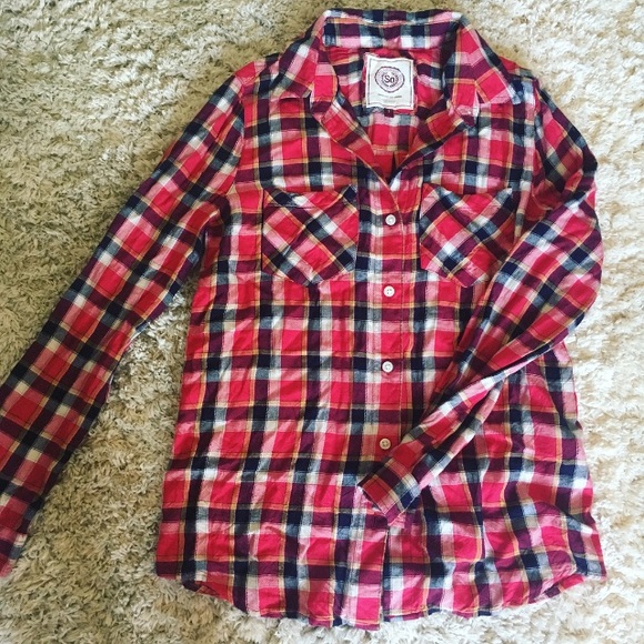 ☀️sale!☀️Red flannel top - Picture 2 of 3