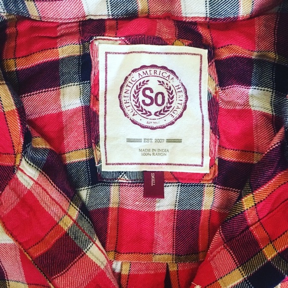 ☀️sale!☀️Red flannel top - Picture 3 of 3