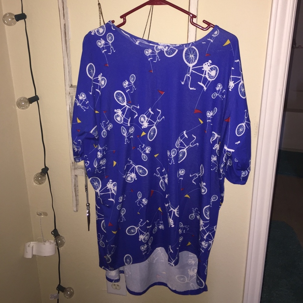 NEVER WORN--LULAROE