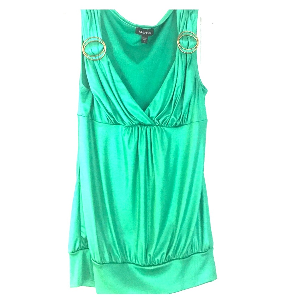 Bebe green top- flattering fit
