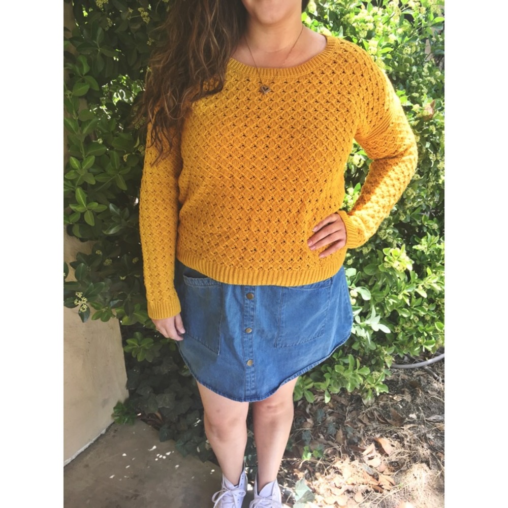 Mustard Old Navy knitted sweater