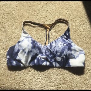 Lululemon arise bra size 8