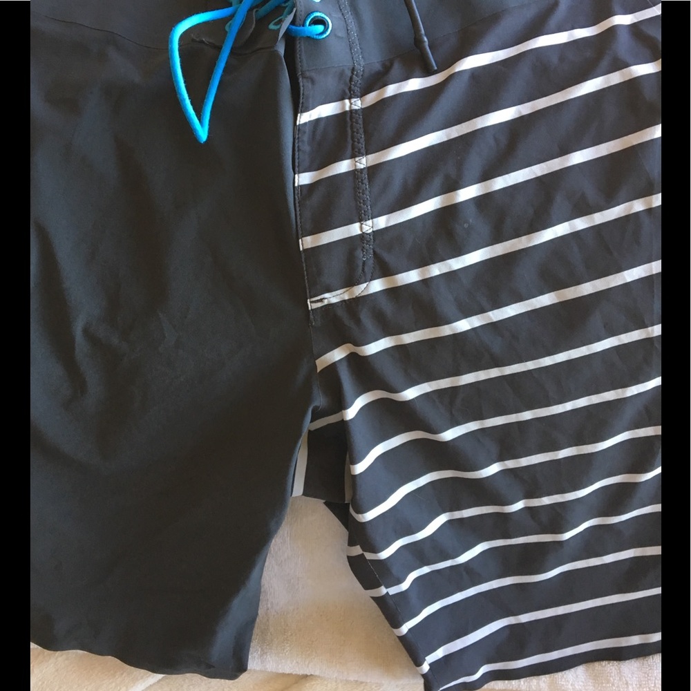 Lulu Lemon swim shorts men's size 30