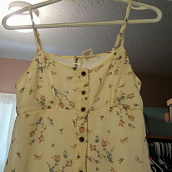 Beautiful Floral Light Cream Maxi Dress! - Picture 3 of 4