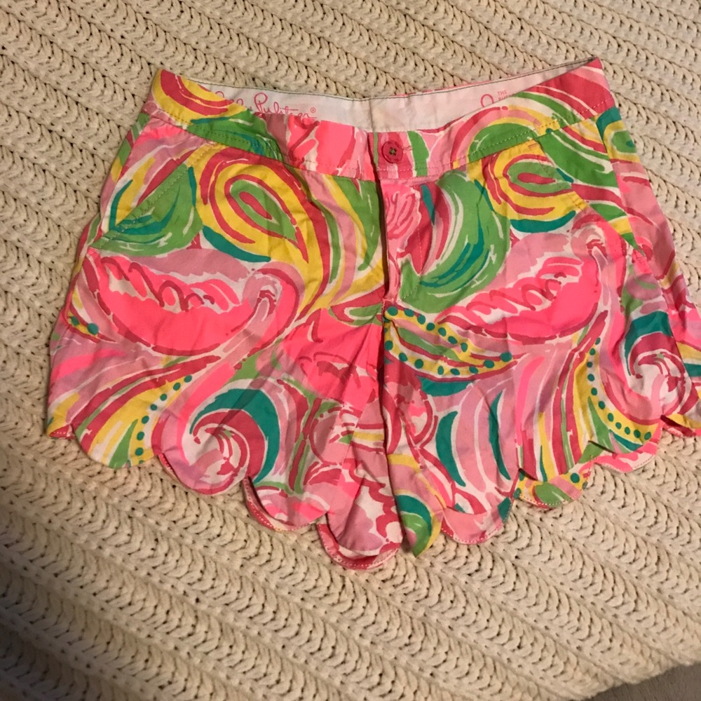 Lilly Pulitzer scalloped shorts