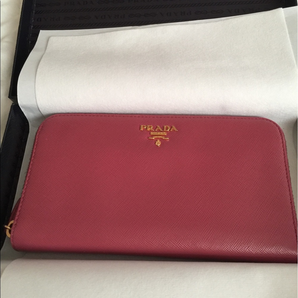 Prada Zip Wallet in Bruyere