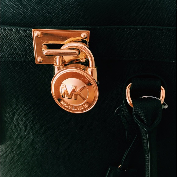 ❌SOLD❌ Black MICHEAL KORS Tote - Picture 3 of 4